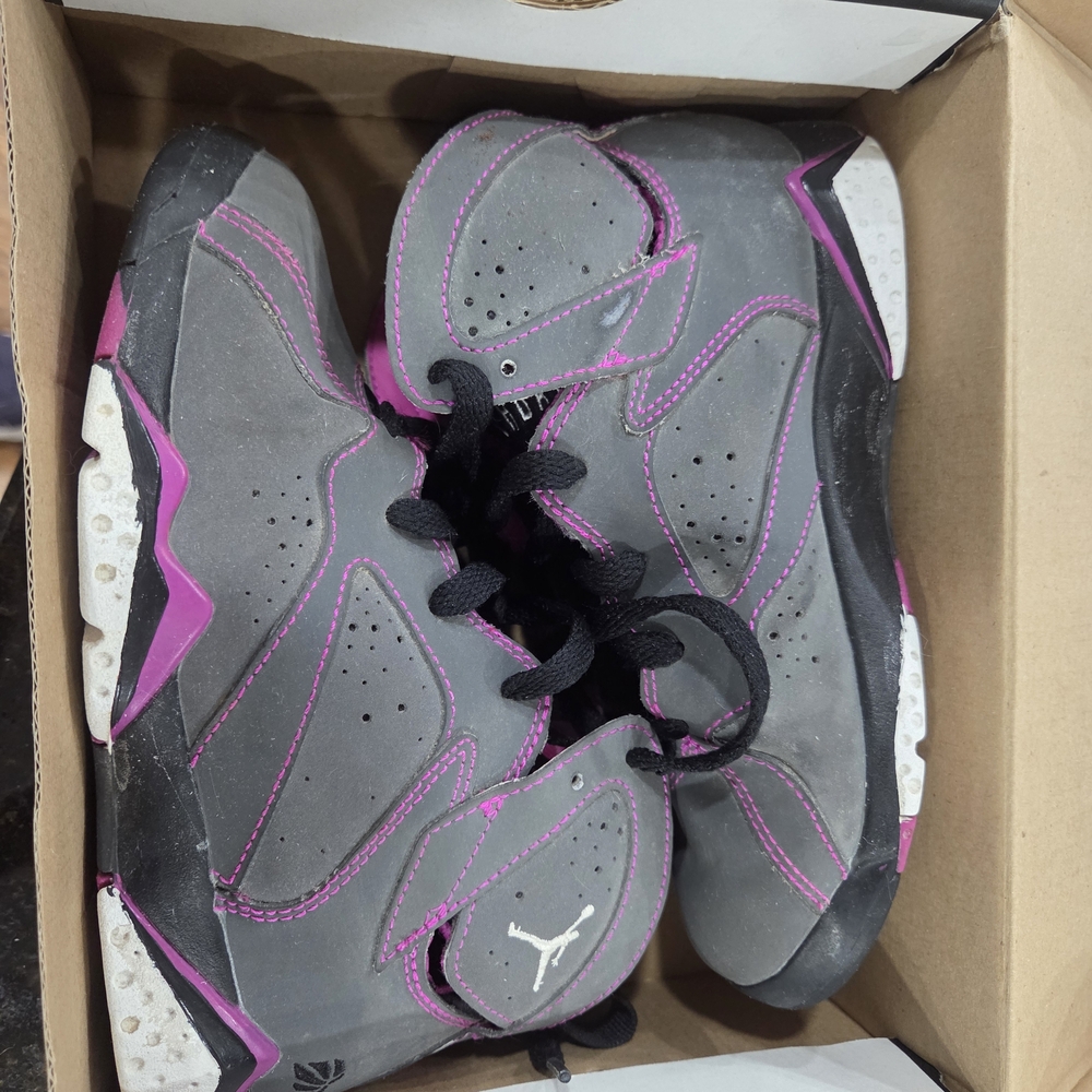 Jordan Kids Sneakers in Gray and Pink